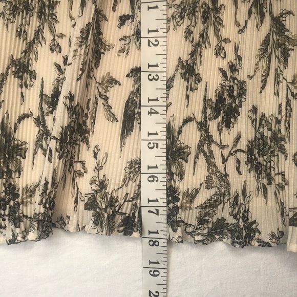 Express Floral Pleated Mini Skirt Cream Black Gray Women’s Size XL - Picture 7 of 13